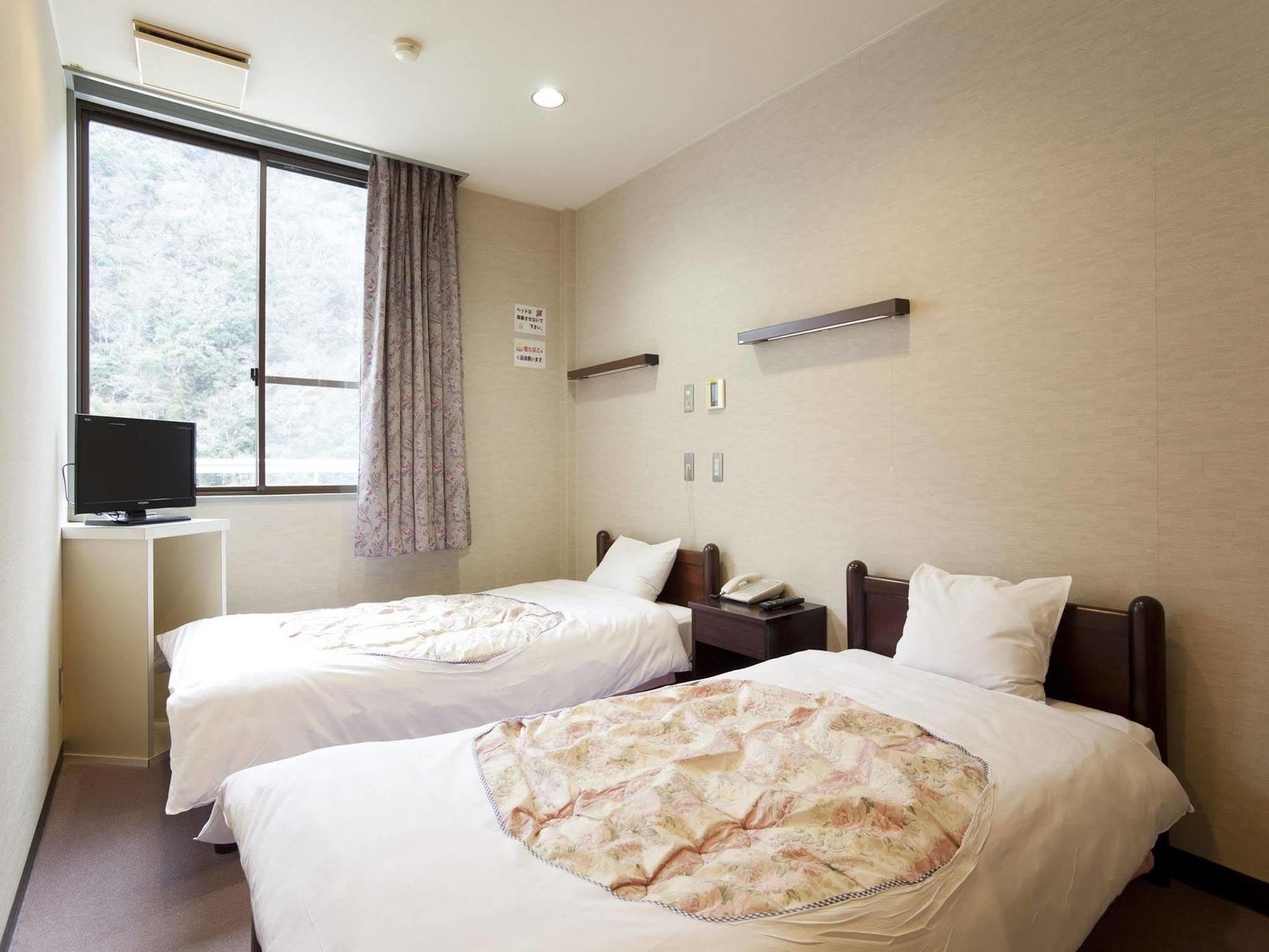 Hotel Yuzuruhaso à Minamiawaji Extérieur photo