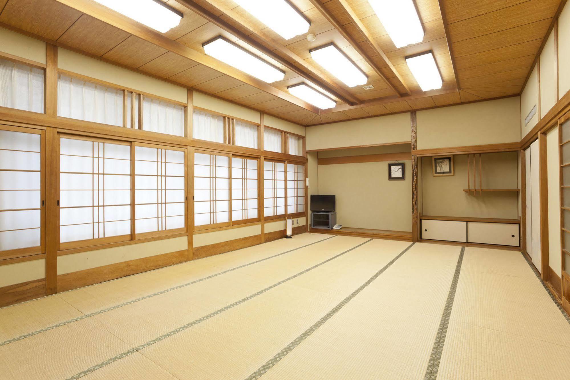 Hotel Yuzuruhaso à Minamiawaji Extérieur photo