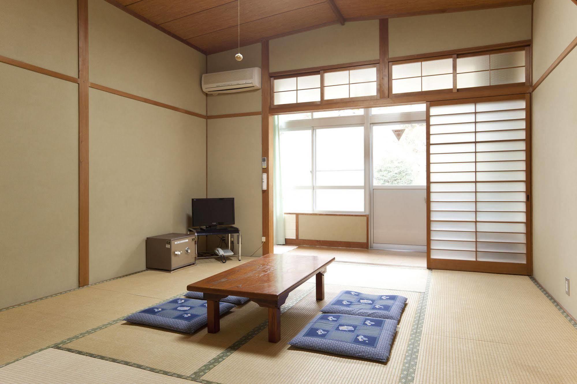 Hotel Yuzuruhaso à Minamiawaji Extérieur photo